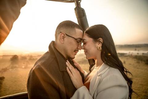 As melhores ideias e inspirações criativas de fotos de ensaio pré casamento registradas por fotógrafos profissionais de eventos da empresa Criativus Foto e Vídeo no Balão em Boituva - SP '