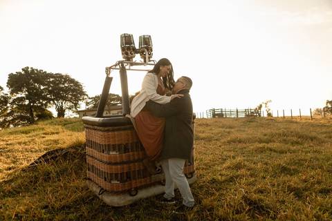As melhores ideias e inspirações criativas de fotos de ensaio pré casamento registradas por fotógrafos profissionais de eventos da empresa Criativus Foto e Vídeo no Balão em Boituva - SP '