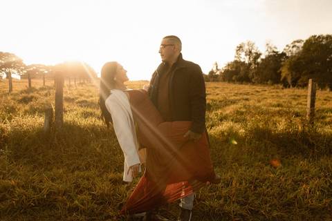 As melhores ideias e inspirações criativas de fotos de ensaio pré casamento registradas por fotógrafos profissionais de eventos da empresa Criativus Foto e Vídeo no Balão em Boituva - SP '