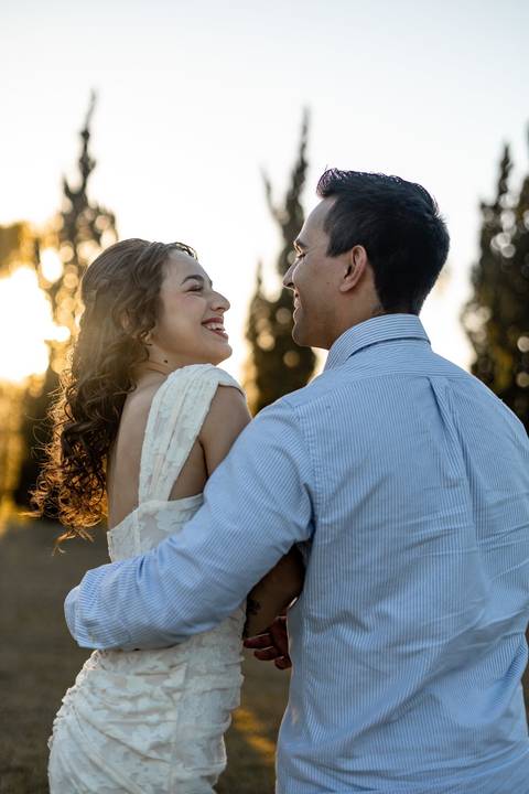 As melhores ideias e inspirações criativas de fotos de ensaio pré casamento registradas por fotógrafos profissionais de eventos da empresa Criativus Foto e Vídeo na Villa Hotel Dangelo'