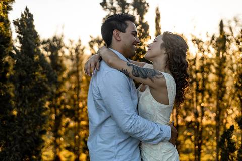 As melhores ideias e inspirações criativas de fotos de ensaio pré casamento registradas por fotógrafos profissionais de eventos da empresa Criativus Foto e Vídeo na Villa Hotel Dangelo'