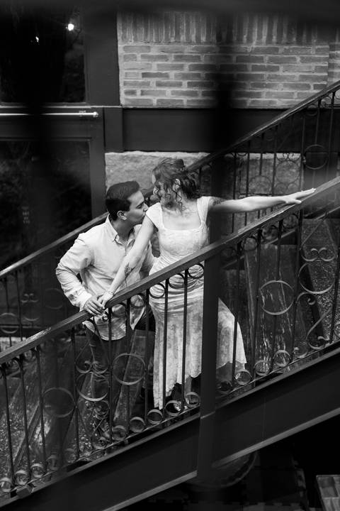 As melhores ideias e inspirações criativas de fotos de ensaio pré casamento registradas por fotógrafos profissionais de eventos da empresa Criativus Foto e Vídeo na Villa Hotel Dangelo'