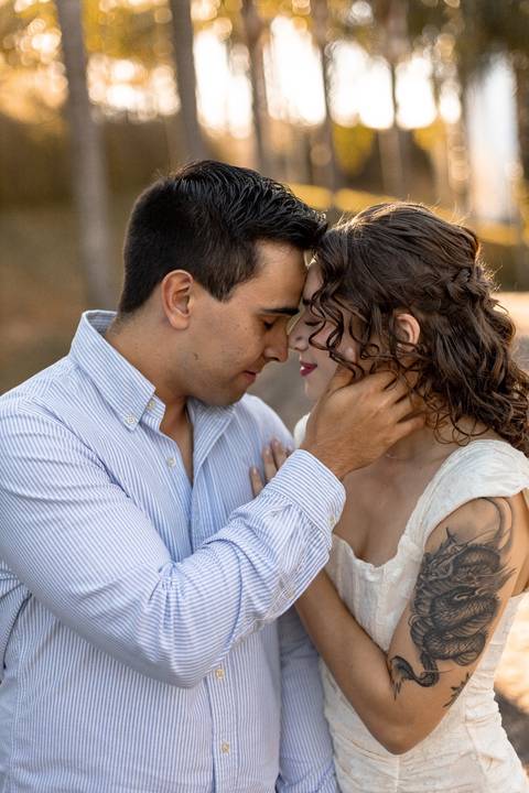 As melhores ideias e inspirações criativas de fotos de ensaio pré casamento registradas por fotógrafos profissionais de eventos da empresa Criativus Foto e Vídeo na Villa Hotel Dangelo'