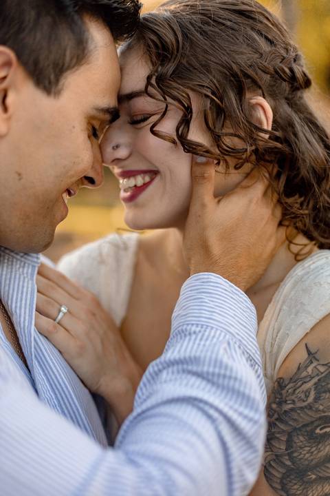 As melhores ideias e inspirações criativas de fotos de ensaio pré casamento registradas por fotógrafos profissionais de eventos da empresa Criativus Foto e Vídeo na Villa Hotel Dangelo'