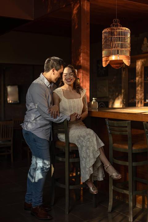As melhores ideias e inspirações criativas de fotos de ensaio pré casamento registradas por fotógrafos profissionais de eventos da empresa Criativus Foto e Vídeo na Villa Hotel Dangelo'