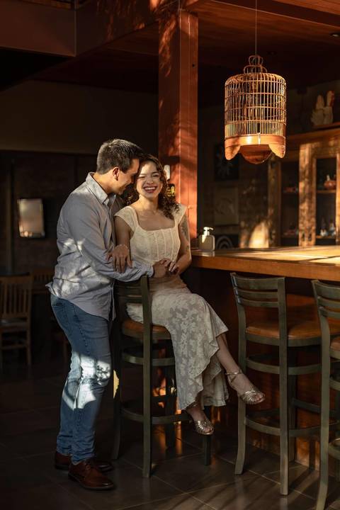 As melhores ideias e inspirações criativas de fotos de ensaio pré casamento registradas por fotógrafos profissionais de eventos da empresa Criativus Foto e Vídeo na Villa Hotel Dangelo'