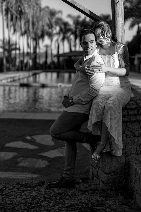 As melhores ideias e inspirações criativas de fotos de ensaio pré casamento registradas por fotógrafos profissionais de eventos da empresa Criativus Foto e Vídeo na Villa Hotel Dangelo'