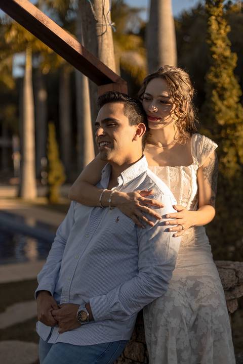 As melhores ideias e inspirações criativas de fotos de ensaio pré casamento registradas por fotógrafos profissionais de eventos da empresa Criativus Foto e Vídeo na Villa Hotel Dangelo'