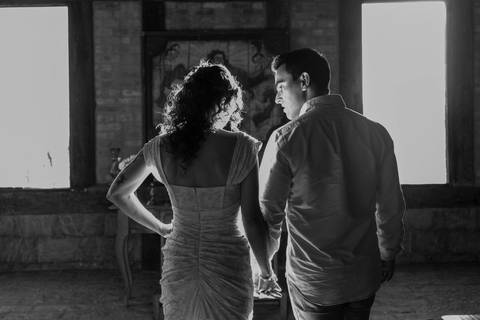 As melhores ideias e inspirações criativas de fotos de ensaio pré casamento registradas por fotógrafos profissionais de eventos da empresa Criativus Foto e Vídeo na Villa Hotel Dangelo'