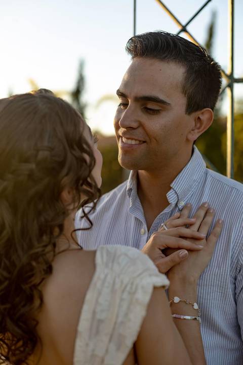 As melhores ideias e inspirações criativas de fotos de ensaio pré casamento registradas por fotógrafos profissionais de eventos da empresa Criativus Foto e Vídeo na Villa Hotel Dangelo'