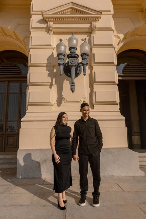 As melhores ideias e inspirações criativas de fotos de ensaio pré casamento registradas por fotógrafos profissionais de eventos da empresa Criativus Foto e Vídeo no Museu do Ipiranga - SP'