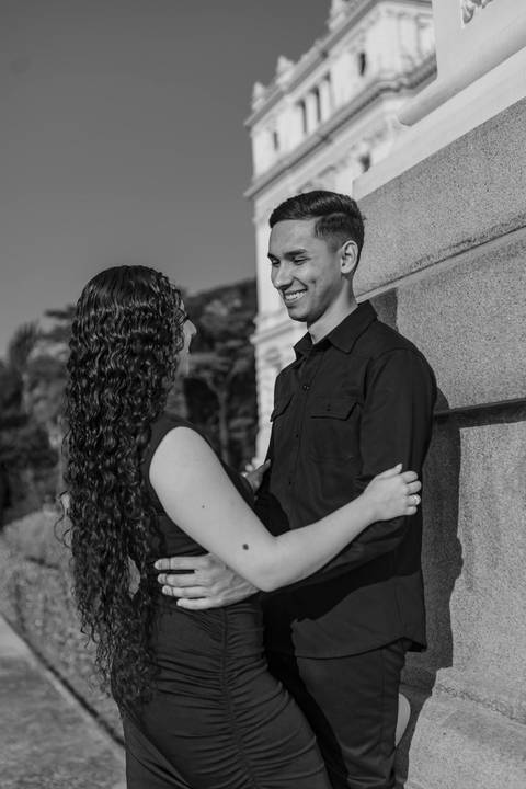 As melhores ideias e inspirações criativas de fotos de ensaio pré casamento registradas por fotógrafos profissionais de eventos da empresa Criativus Foto e Vídeo no Museu do Ipiranga - SP'