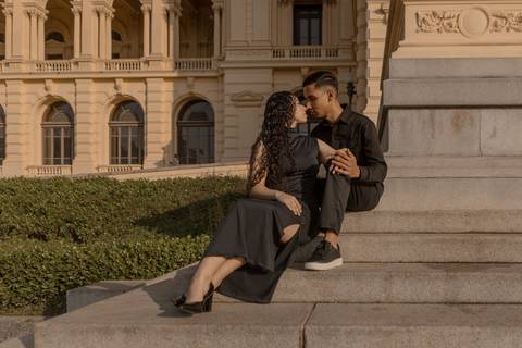 As melhores ideias e inspirações criativas de fotos de ensaio pré casamento registradas por fotógrafos profissionais de eventos da empresa Criativus Foto e Vídeo no Museu do Ipiranga - SP'