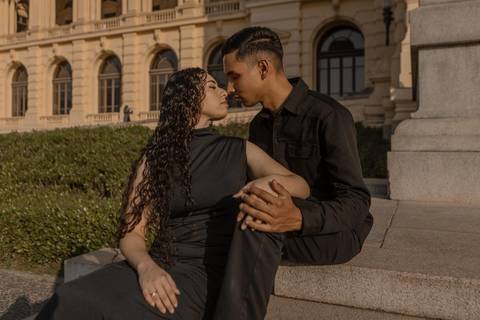 As melhores ideias e inspirações criativas de fotos de ensaio pré casamento registradas por fotógrafos profissionais de eventos da empresa Criativus Foto e Vídeo no Museu do Ipiranga - SP'