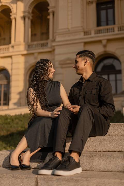 As melhores ideias e inspirações criativas de fotos de ensaio pré casamento registradas por fotógrafos profissionais de eventos da empresa Criativus Foto e Vídeo no Museu do Ipiranga - SP'