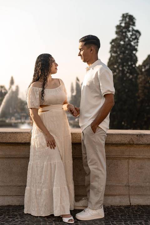 As melhores ideias e inspirações criativas de fotos de ensaio pré casamento registradas por fotógrafos profissionais de eventos da empresa Criativus Foto e Vídeo no Museu do Ipiranga - SP'
