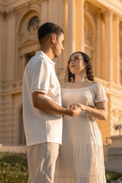 As melhores ideias e inspirações criativas de fotos de ensaio pré casamento registradas por fotógrafos profissionais de eventos da empresa Criativus Foto e Vídeo no Museu do Ipiranga - SP'