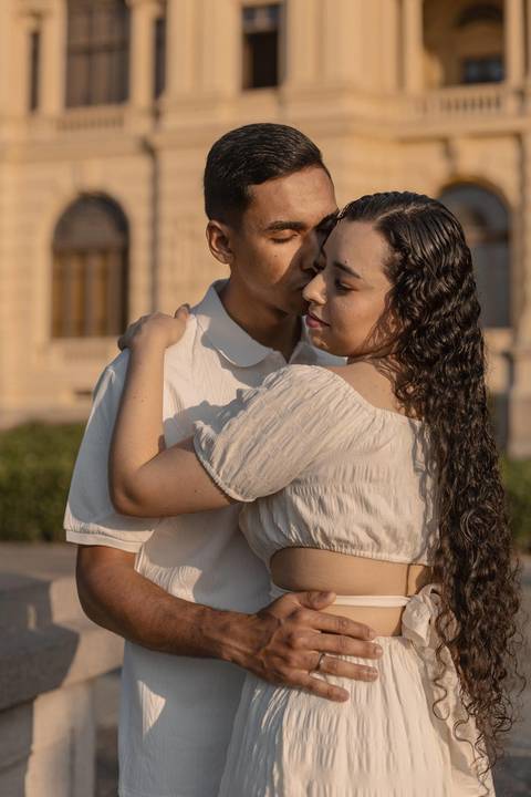 As melhores ideias e inspirações criativas de fotos de ensaio pré casamento registradas por fotógrafos profissionais de eventos da empresa Criativus Foto e Vídeo no Museu do Ipiranga - SP'
