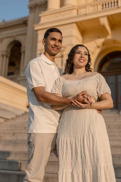 As melhores ideias e inspirações criativas de fotos de ensaio pré casamento registradas por fotógrafos profissionais de eventos da empresa Criativus Foto e Vídeo no Museu do Ipiranga - SP'