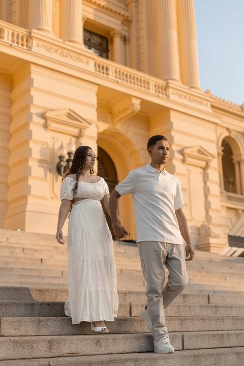 As melhores ideias e inspirações criativas de fotos de ensaio pré casamento registradas por fotógrafos profissionais de eventos da empresa Criativus Foto e Vídeo no Museu do Ipiranga - SP'