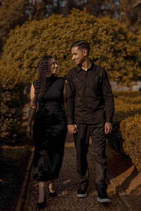 As melhores ideias e inspirações criativas de fotos de ensaio pré casamento registradas por fotógrafos profissionais de eventos da empresa Criativus Foto e Vídeo no Museu do Ipiranga - SP'