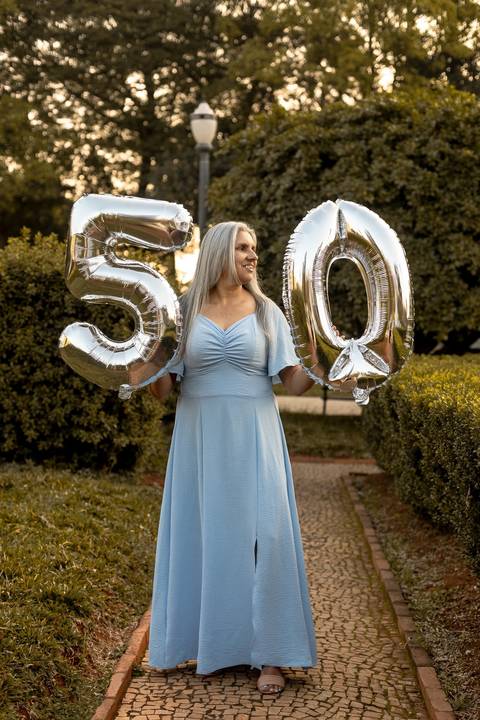 As melhores ideias e inspirações criativas de fotos de ensaio de 50 anos registradas por fotógrafos profissionais de eventos da empresa Criativus Foto e Vídeo no Museu do Ipiranga'
