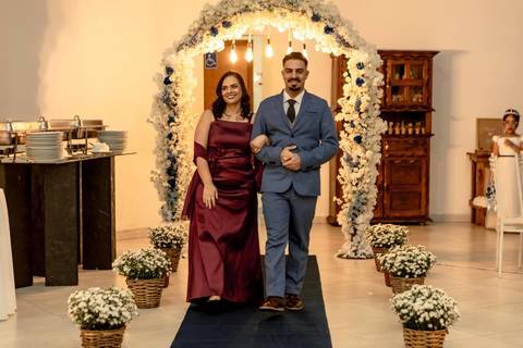 As melhores ideias e inspirações criativas de fotos de casamento registradas por fotógrafos profissionais de eventos da empresa Criativus Foto e Vídeo no Buffet Uriel'
