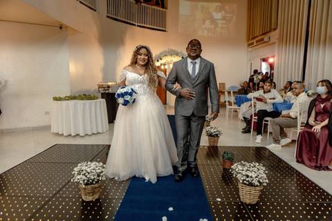 As melhores ideias e inspirações criativas de fotos de casamento registradas por fotógrafos profissionais de eventos da empresa Criativus Foto e Vídeo no Buffet Uriel'