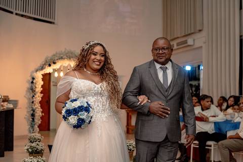 As melhores ideias e inspirações criativas de fotos de casamento registradas por fotógrafos profissionais de eventos da empresa Criativus Foto e Vídeo no Buffet Uriel'