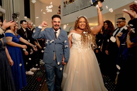 As melhores ideias e inspirações criativas de fotos de casamento registradas por fotógrafos profissionais de eventos da empresa Criativus Foto e Vídeo no Buffet Uriel'
