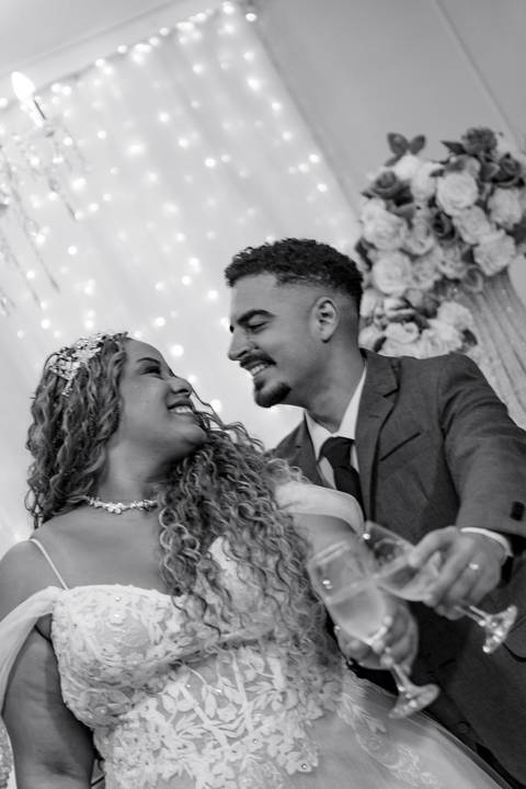 As melhores ideias e inspirações criativas de fotos de casamento registradas por fotógrafos profissionais de eventos da empresa Criativus Foto e Vídeo no Buffet Uriel'