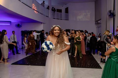 As melhores ideias e inspirações criativas de fotos de casamento registradas por fotógrafos profissionais de eventos da empresa Criativus Foto e Vídeo no Buffet Uriel'