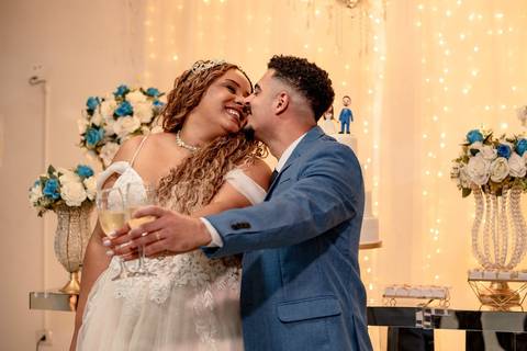 As melhores ideias e inspirações criativas de fotos de casamento registradas por fotógrafos profissionais de eventos da empresa Criativus Foto e Vídeo no Buffet Uriel'