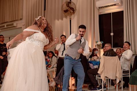 As melhores ideias e inspirações criativas de fotos de casamento registradas por fotógrafos profissionais de eventos da empresa Criativus Foto e Vídeo no Buffet Uriel'