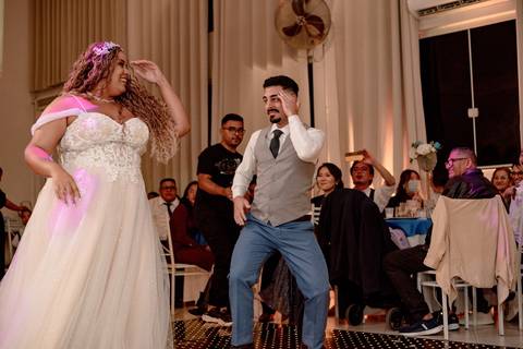 As melhores ideias e inspirações criativas de fotos de casamento registradas por fotógrafos profissionais de eventos da empresa Criativus Foto e Vídeo no Buffet Uriel'
