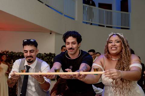 As melhores ideias e inspirações criativas de fotos de casamento registradas por fotógrafos profissionais de eventos da empresa Criativus Foto e Vídeo no Buffet Uriel'