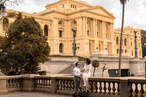 As melhores ideias e inspirações criativas de fotos de ensaio pré casamento registradas por fotógrafos profissionais de eventos da empresa Criativus Foto e Vídeo no Museu do Ipiranga'