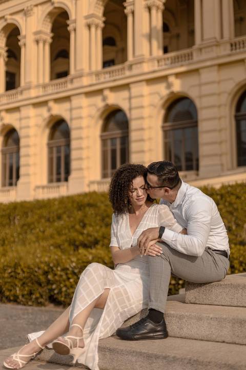 As melhores ideias e inspirações criativas de fotos de ensaio pré casamento registradas por fotógrafos profissionais de eventos da empresa Criativus Foto e Vídeo no Museu do Ipiranga'