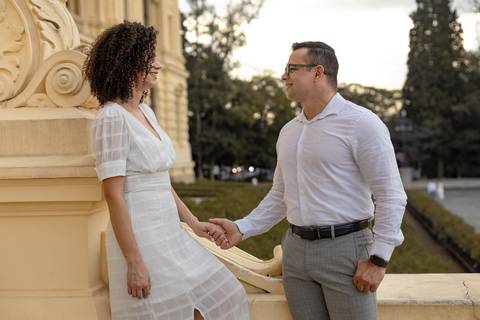 As melhores ideias e inspirações criativas de fotos de ensaio pré casamento registradas por fotógrafos profissionais de eventos da empresa Criativus Foto e Vídeo no Museu do Ipiranga'
