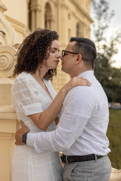 As melhores ideias e inspirações criativas de fotos de ensaio pré casamento registradas por fotógrafos profissionais de eventos da empresa Criativus Foto e Vídeo no Museu do Ipiranga'