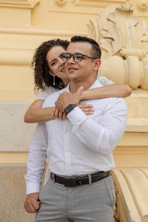 As melhores ideias e inspirações criativas de fotos de ensaio pré casamento registradas por fotógrafos profissionais de eventos da empresa Criativus Foto e Vídeo no Museu do Ipiranga'