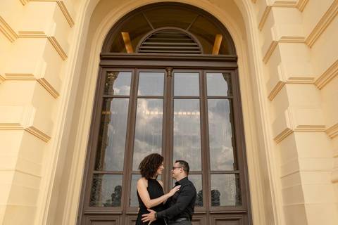 As melhores ideias e inspirações criativas de fotos de ensaio pré casamento registradas por fotógrafos profissionais de eventos da empresa Criativus Foto e Vídeo no Museu do Ipiranga'