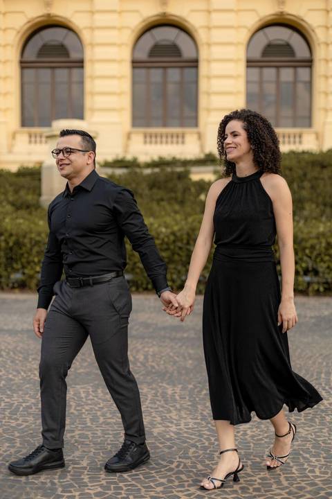 As melhores ideias e inspirações criativas de fotos de ensaio pré casamento registradas por fotógrafos profissionais de eventos da empresa Criativus Foto e Vídeo no Museu do Ipiranga'