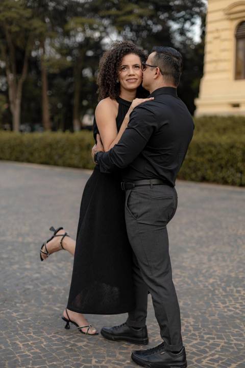 As melhores ideias e inspirações criativas de fotos de ensaio pré casamento registradas por fotógrafos profissionais de eventos da empresa Criativus Foto e Vídeo no Museu do Ipiranga'