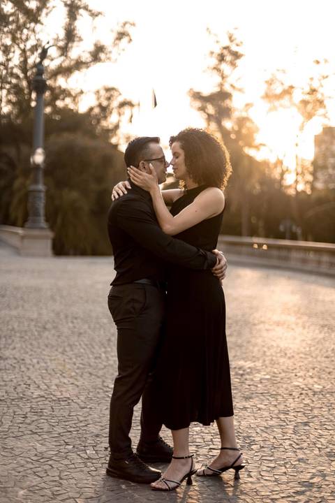 As melhores ideias e inspirações criativas de fotos de ensaio pré casamento registradas por fotógrafos profissionais de eventos da empresa Criativus Foto e Vídeo no Museu do Ipiranga'