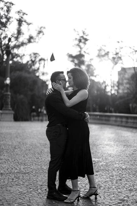 As melhores ideias e inspirações criativas de fotos de ensaio pré casamento registradas por fotógrafos profissionais de eventos da empresa Criativus Foto e Vídeo no Museu do Ipiranga'