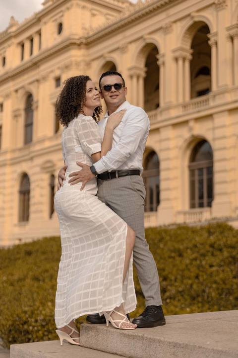 As melhores ideias e inspirações criativas de fotos de ensaio pré casamento registradas por fotógrafos profissionais de eventos da empresa Criativus Foto e Vídeo no Museu do Ipiranga'