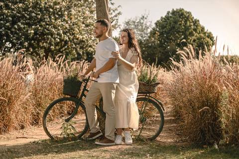 As melhores ideias e inspirações criativas de fotos de ensaio pré casamento registradas por fotógrafos profissionais de eventos da empresa Criativus Foto e Vídeo na cidade de Holambra  As melhores ideias e inspirações criativas de fotos de ensaio pré casa'