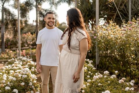 As melhores ideias e inspirações criativas de fotos de ensaio pré casamento registradas por fotógrafos profissionais de eventos da empresa Criativus Foto e Vídeo na cidade de Holambra  '