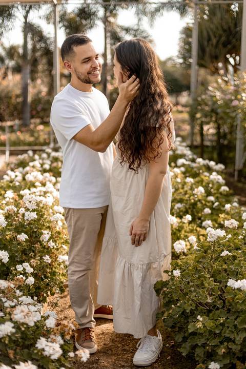 As melhores ideias e inspirações criativas de fotos de ensaio pré casamento registradas por fotógrafos profissionais de eventos da empresa Criativus Foto e Vídeo na cidade de Holambra  '